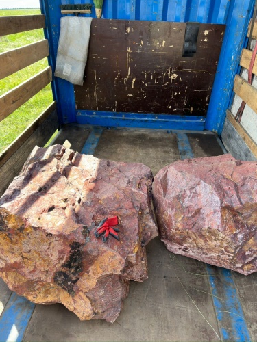 Ландшафтные глыбы красно-фиолетовые 200-1000 килограмм купить в Южноуральске