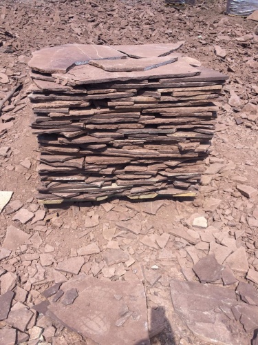 Плитняк лемезит бордовый для цоколя 1,5-2 см купить в Южноуральске