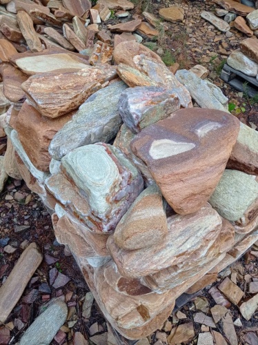 Златолит жёлтый, жёлто-зелёный глыбки и валуны для ланшафтного дизайна купить в Южноуральске