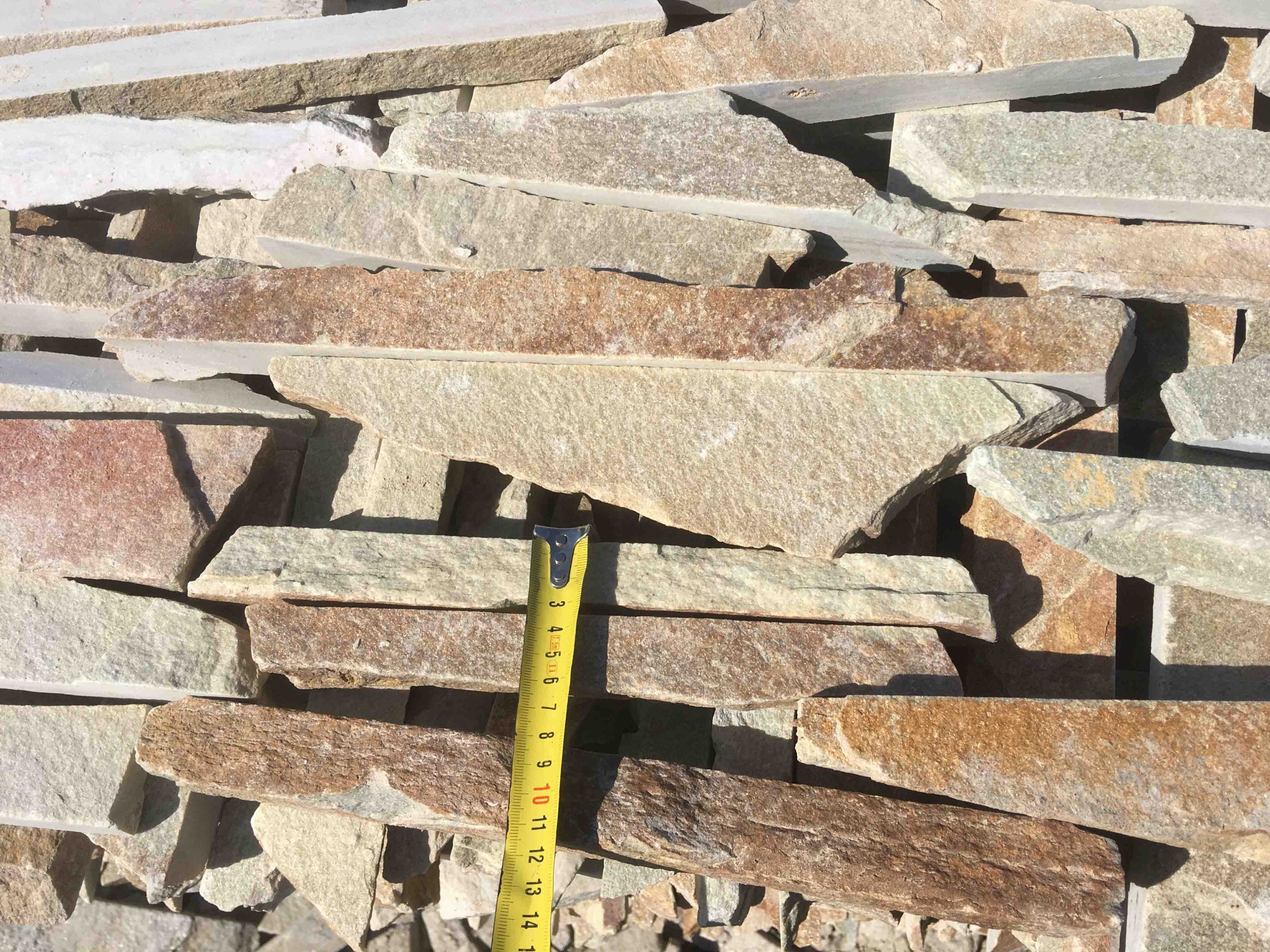 Горбушка златолит золотистый для облицовки купить в Южноуральске