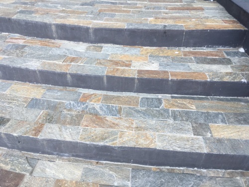 Плитка из Златолита Уральского для лестницы купить в Южноуральске