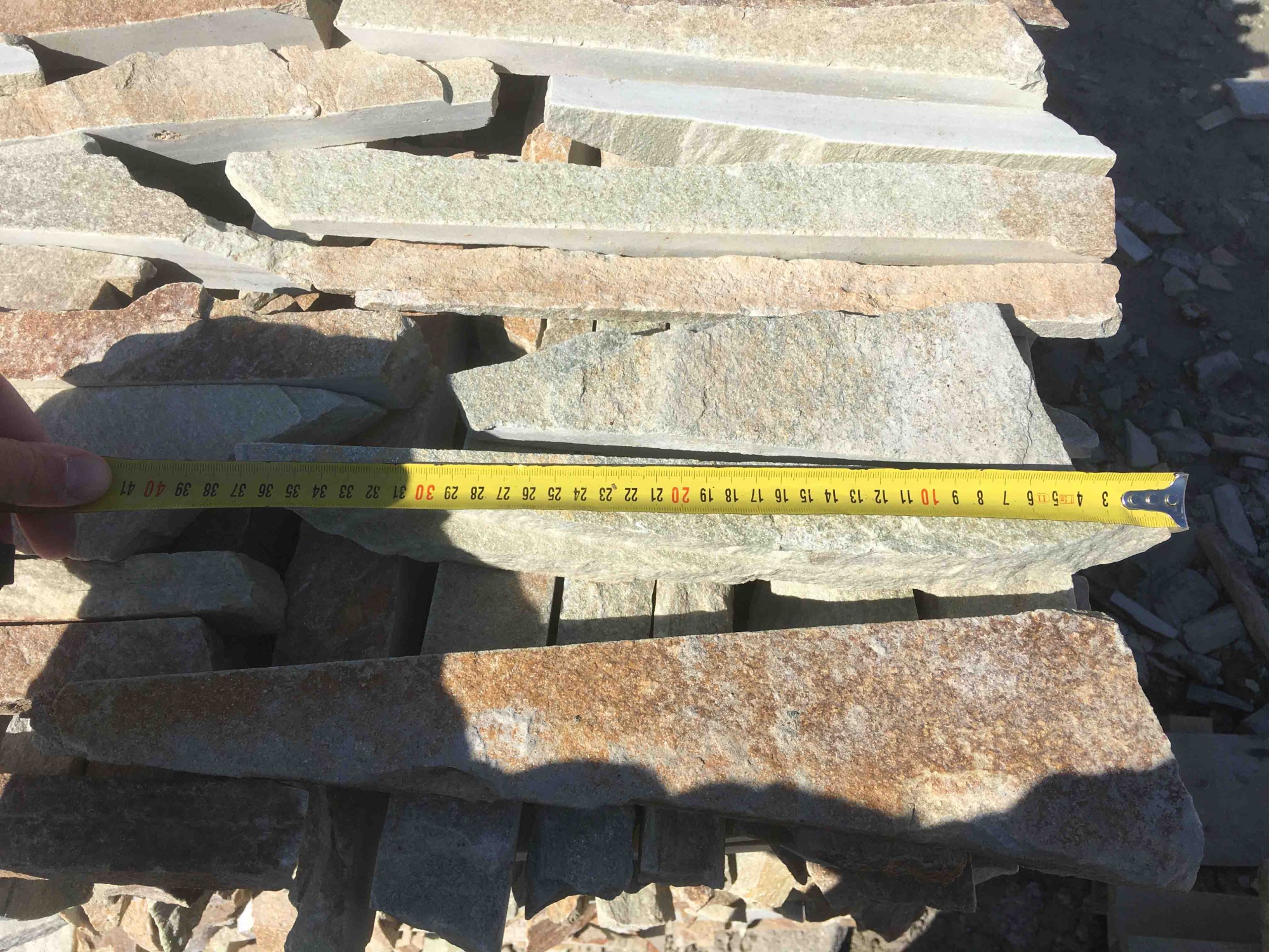 Горбушка златолит золотистый для облицовки купить в Южноуральске