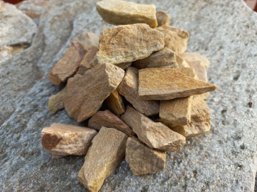 Златолит жёлтый декоративная каменная крошка купить в Южноуральске