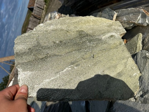 Плитняк златолит зелёный для цоколя, отмостки купить в Южноуральске