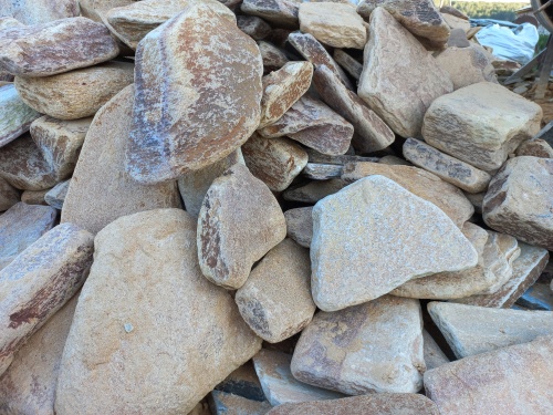 Златолит жёлтый, жёлто-зелёный глыбки и валуны для ланшафтного дизайна купить в Южноуральске