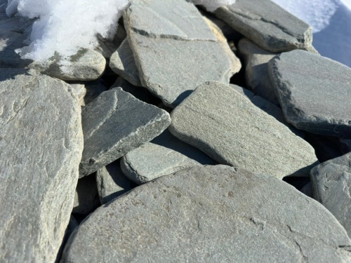 Плитняк златолит зелёный галтованный для цоколя купить в Южноуральске