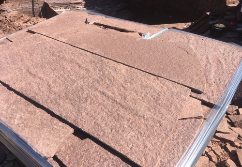 Плитняк лемезит бордовый для ступеней 20-25 мм купить в Южноуральске